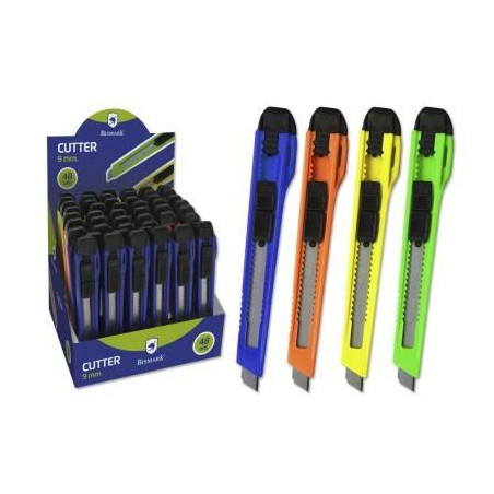 (300684) BISMARK CUTTER ESTRECHO / CUCHILLA FRACTURABLE DE 9 MM / SISTEMA BLOQUEO CUCHILLA INTERCAMBIABLE COLORES SURTIDOS